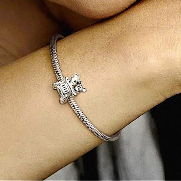 Pandora Mickey & Minnie Mouse Car Charm - Picture 6 of 6